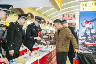 金融消保进车站  趣味宣讲护民生――哈尔滨银行2026年“3・15”金融宣教活动让旅客候车间隙解锁防骗新技能