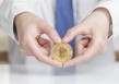 知晓黄金价格情况其价格变动依据是什么？