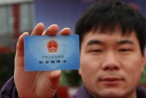 如何及时更换个人社保卡？这种更换流程有哪些步骤？