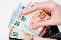 如何知晓特定金融交易模式？这种模式在金融市场中有何特点？