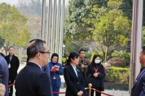 2026年茅台经销商大会将召开：各省经销商入场，董事长陈华等高管门口欢迎