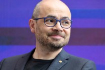 谷歌深度思维首席执行官称：中国人工智能模型与美国的差距仅为“数月”