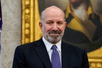 美商务部长卢特尼克被曝曾与爱泼斯坦有商业往来