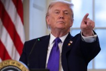 特朗普宣布因格陵兰问题对欧洲多国征收关税 直至达成购买协议