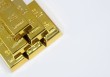 金六福黄金的价格是如何确定的？其价格波动与市场行情有何关系？