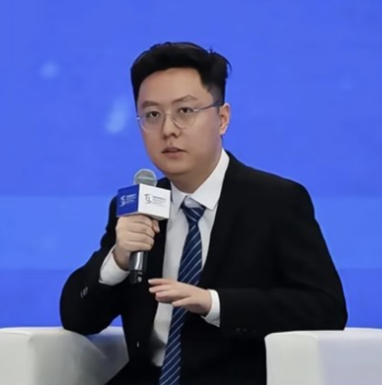 梁文锋代表DeepSeek,他代表梁文锋 第2张 梁文锋代表DeepSeek,他代表梁文锋 第2张