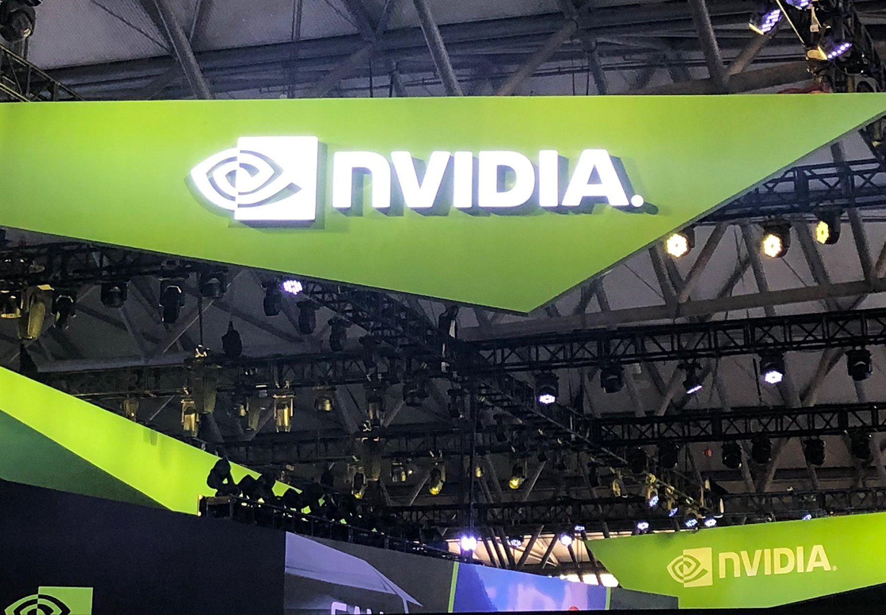 英伟达紧急发声,回应谷歌芯片威胁!公司股价较历史高点跌去约16%,市值蒸发5.6万亿元 第1张 英伟达紧急发声,回应谷歌芯片威胁!公司股价较历史高点跌去约16%,市值蒸发5.6万亿元 第1张