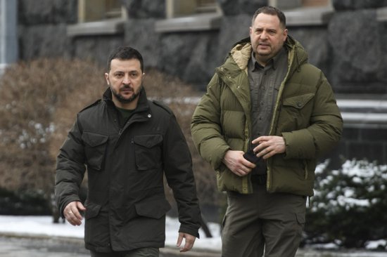 11月29日外盘头条:英特尔股价大涨 空客宣布大批召回 银铜齐创纪录新高 卷入腐败案的泽连斯基高级幕僚辞职 第3张 11月29日外盘头条:英特尔股价大涨 空客宣布大批召回 银铜齐创纪录新高 卷入腐败案的泽连斯基高级幕僚辞职 第3张