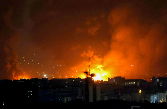 特朗普要伊朗无条件投降并拟由美国挑选该国领袖 国防巨头同意增产  第1张