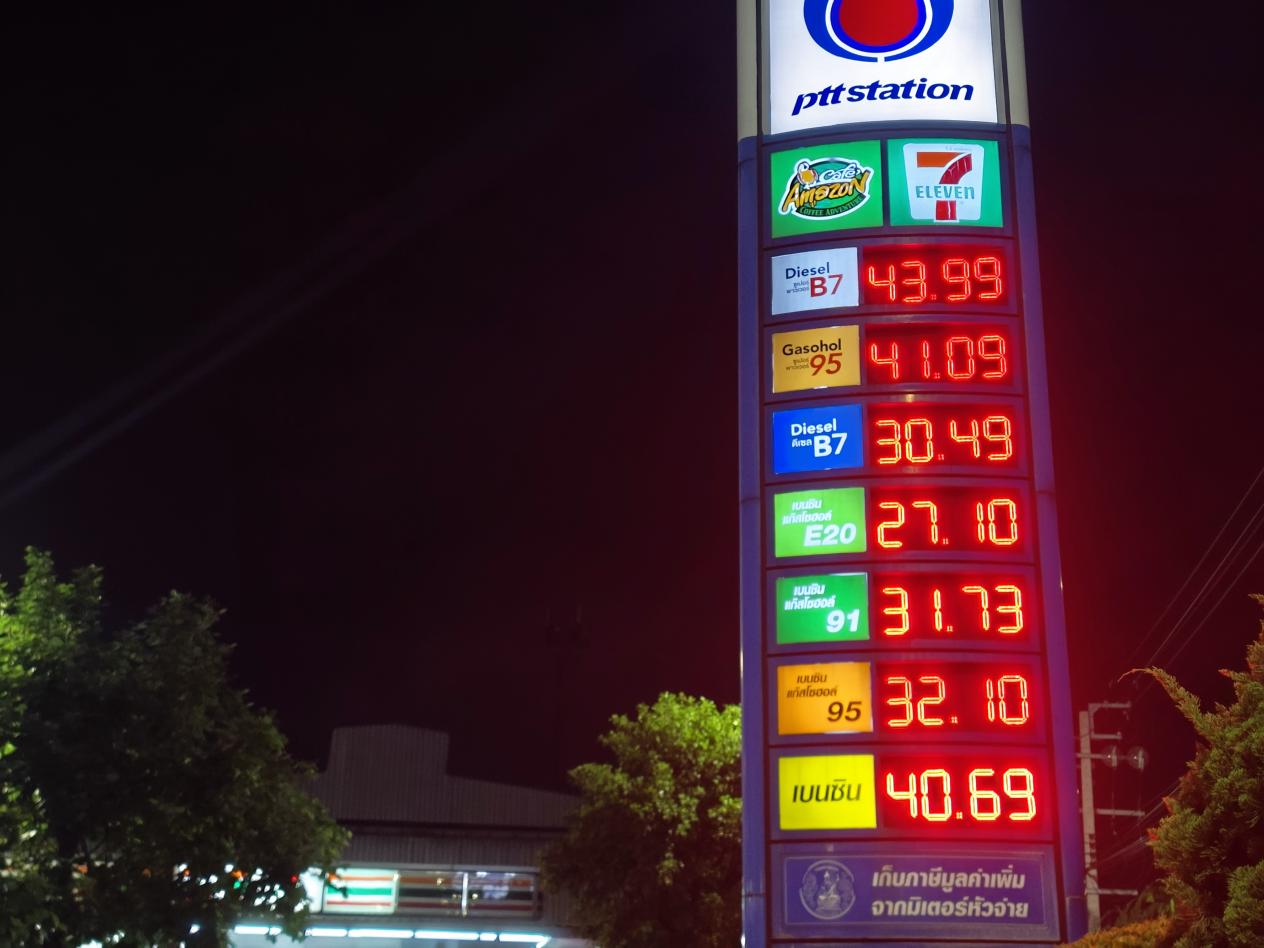 有钱加不到油，普吉岛游船停摆：中东战火燃烧，东南亚被超百美元油价逼到墙角  第3张